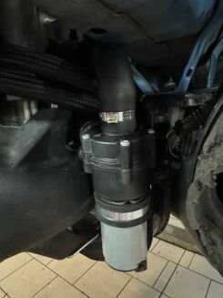 Nutron Ford Focus RS3 PTU Cooler - 7